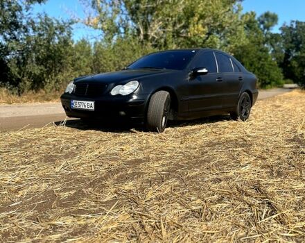 Черный Мерседес Ц-Класс, объемом двигателя 2.1 л и пробегом 200 тыс. км за 5000 $, фото 4 на Automoto.ua