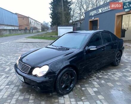 Черный Мерседес Ц-Класс, объемом двигателя 2 л и пробегом 360 тыс. км за 4200 $, фото 14 на Automoto.ua