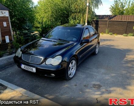 Черный Мерседес Ц-Класс, объемом двигателя 1.8 л и пробегом 240 тыс. км за 5500 $, фото 3 на Automoto.ua