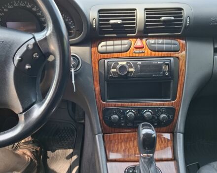 Черный Мерседес Ц-Класс, объемом двигателя 0 л и пробегом 294 тыс. км за 5300 $, фото 6 на Automoto.ua