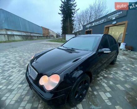 Черный Мерседес Ц-Класс, объемом двигателя 2 л и пробегом 360 тыс. км за 4200 $, фото 25 на Automoto.ua