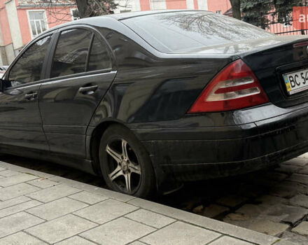 Черный Мерседес Ц-Класс, объемом двигателя 1.8 л и пробегом 372 тыс. км за 4200 $, фото 7 на Automoto.ua