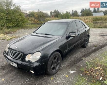 Чорний Мерседес Ц-Клас, об'ємом двигуна 2 л та пробігом 285 тис. км за 3650 $, фото 4 на Automoto.ua