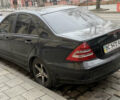 Черный Мерседес Ц-Класс, объемом двигателя 1.8 л и пробегом 372 тыс. км за 4200 $, фото 6 на Automoto.ua