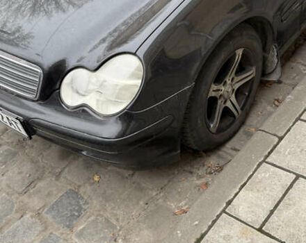 Черный Мерседес Ц-Класс, объемом двигателя 1.8 л и пробегом 372 тыс. км за 4200 $, фото 2 на Automoto.ua