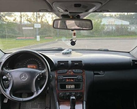 Мерседес Ц-Клас 2002 у Житомирі на Automoto.ua Чорний Мерседес Ц-Клас, об'ємом двигуна 1.8 л та пробігом 439 тис. км за 5200 $, фото 12 на Automoto.ua