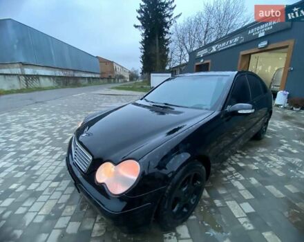 Черный Мерседес Ц-Класс, объемом двигателя 2 л и пробегом 360 тыс. км за 4200 $, фото 19 на Automoto.ua