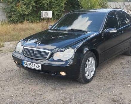 Чорний Мерседес Ц-Клас, об'ємом двигуна 2 л та пробігом 999 тис. км за 4200 $, фото 4 на Automoto.ua