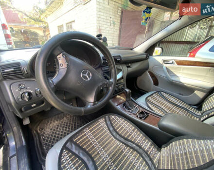 Мерседес Ц-Клас 2002 у Львові на Automoto.ua Чорний Мерседес Ц-Клас, об'ємом двигуна 1.8 л та пробігом 360 тис. км за 3900 $, фото 7 на Automoto.ua