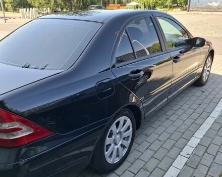 Чорний Мерседес Ц-Клас, об'ємом двигуна 1.8 л та пробігом 294 тис. км за 5300 $, фото 4 на Automoto.ua