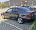 Черный Мерседес Ц-Класс, объемом двигателя 1.8 л и пробегом 294 тыс. км за 5700 $, фото 2 на Automoto.ua