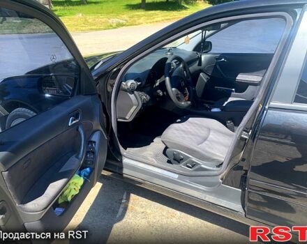 Черный Мерседес Ц-Класс, объемом двигателя 1.8 л и пробегом 240 тыс. км за 5500 $, фото 9 на Automoto.ua