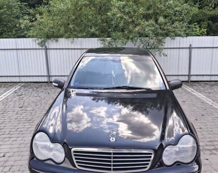 Черный Мерседес Ц-Класс, объемом двигателя 1.8 л и пробегом 300 тыс. км за 4000 $, фото 5 на Automoto.ua