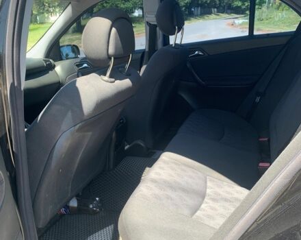 Черный Мерседес Ц-Класс, объемом двигателя 1.8 л и пробегом 240 тыс. км за 5500 $, фото 8 на Automoto.ua