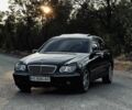 Черный Мерседес Ц-Класс, объемом двигателя 2.7 л и пробегом 350 тыс. км за 4800 $, фото 1 на Automoto.ua