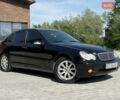Черный Мерседес Ц-Класс, объемом двигателя 1.8 л и пробегом 280 тыс. км за 4550 $, фото 1 на Automoto.ua