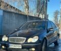 Чорний Мерседес Ц-Клас, об'ємом двигуна 1.8 л та пробігом 340 тис. км за 4500 $, фото 1 на Automoto.ua