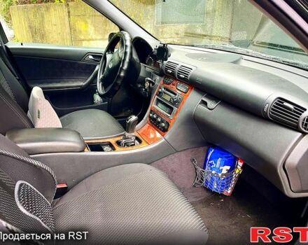 Чорний Мерседес Ц-Клас, об'ємом двигуна 1.8 л та пробігом 287 тис. км за 4300 $, фото 6 на Automoto.ua