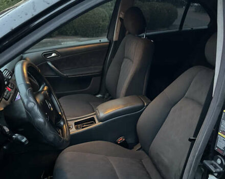 Черный Мерседес Ц-Класс, объемом двигателя 1.8 л и пробегом 251 тыс. км за 3900 $, фото 21 на Automoto.ua