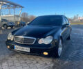 Черный Мерседес Ц-Класс, объемом двигателя 2.15 л и пробегом 300 тыс. км за 4950 $, фото 1 на Automoto.ua