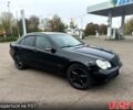 Черный Мерседес Ц-Класс, объемом двигателя 1.8 л и пробегом 300 тыс. км за 4300 $, фото 1 на Automoto.ua