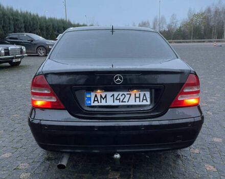 Черный Мерседес Ц-Класс, объемом двигателя 1.8 л и пробегом 251 тыс. км за 3900 $, фото 18 на Automoto.ua