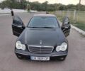 Черный Мерседес Ц-Класс, объемом двигателя 1.8 л и пробегом 240 тыс. км за 5500 $, фото 3 на Automoto.ua