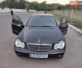 Чорний Мерседес Ц-Клас, об'ємом двигуна 1.8 л та пробігом 238 тис. км за 4600 $, фото 1 на Automoto.ua