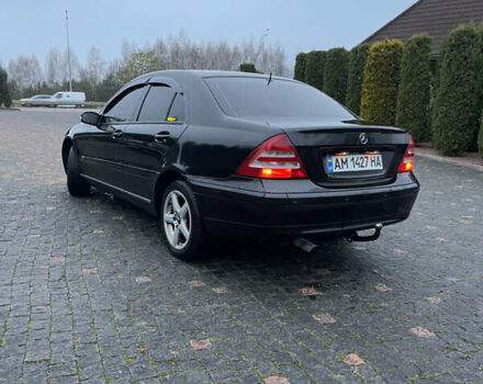 Черный Мерседес Ц-Класс, объемом двигателя 1.8 л и пробегом 251 тыс. км за 3900 $, фото 7 на Automoto.ua