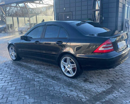 Черный Мерседес Ц-Класс, объемом двигателя 2.15 л и пробегом 300 тыс. км за 4950 $, фото 8 на Automoto.ua