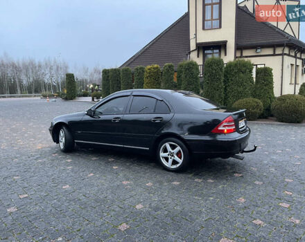 Черный Мерседес Ц-Класс, объемом двигателя 1.8 л и пробегом 251 тыс. км за 3900 $, фото 8 на Automoto.ua