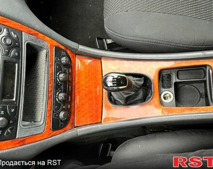 Чорний Мерседес Ц-Клас, об'ємом двигуна 1.8 л та пробігом 287 тис. км за 4300 $, фото 11 на Automoto.ua