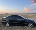 Черный Мерседес Ц-Класс, объемом двигателя 2.7 л и пробегом 450 тыс. км за 5600 $, фото 2 на Automoto.ua