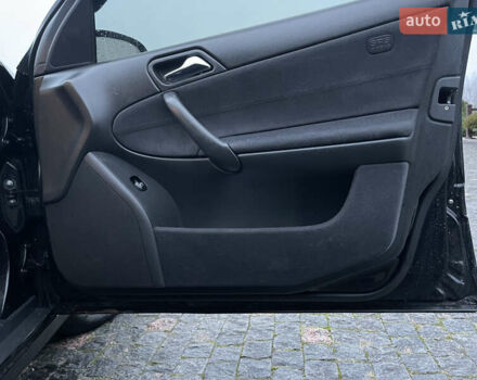 Черный Мерседес Ц-Класс, объемом двигателя 1.8 л и пробегом 251 тыс. км за 3900 $, фото 27 на Automoto.ua