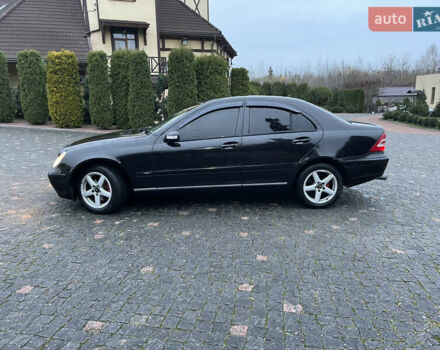 Черный Мерседес Ц-Класс, объемом двигателя 1.8 л и пробегом 251 тыс. км за 3900 $, фото 9 на Automoto.ua