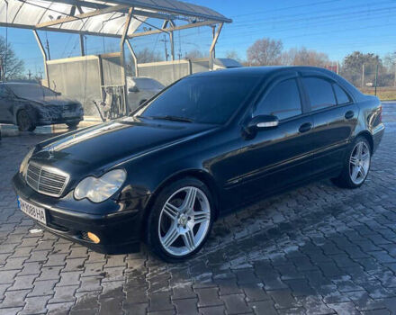 Черный Мерседес Ц-Класс, объемом двигателя 2.15 л и пробегом 300 тыс. км за 4950 $, фото 3 на Automoto.ua