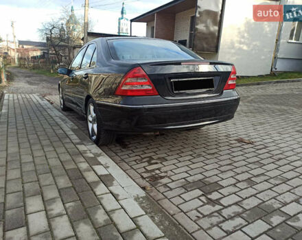 Черный Мерседес Ц-Класс, объемом двигателя 2.2 л и пробегом 350 тыс. км за 3000 $, фото 2 на Automoto.ua