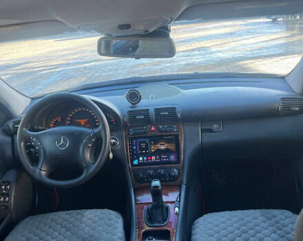 Черный Мерседес Ц-Класс, объемом двигателя 2.15 л и пробегом 300 тыс. км за 4950 $, фото 13 на Automoto.ua
