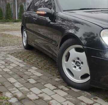 Чорний Мерседес Ц-Клас, об'ємом двигуна 2.2 л та пробігом 269 тис. км за 5850 $, фото 9 на Automoto.ua