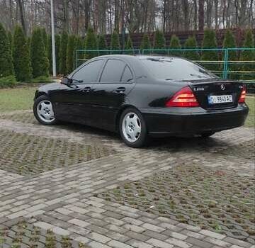 Чорний Мерседес Ц-Клас, об'ємом двигуна 2.2 л та пробігом 269 тис. км за 5850 $, фото 5 на Automoto.ua