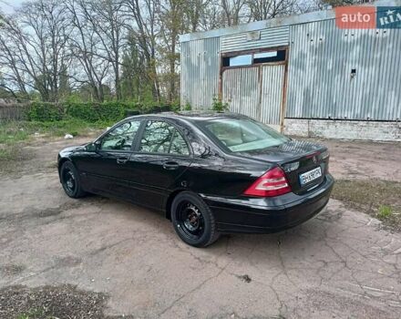 Черный Мерседес Ц-Класс, объемом двигателя 1.8 л и пробегом 288 тыс. км за 5000 $, фото 29 на Automoto.ua