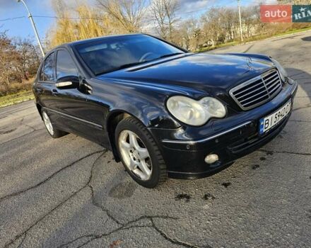 Черный Мерседес Ц-Класс, объемом двигателя 1.8 л и пробегом 338 тыс. км за 4500 $, фото 7 на Automoto.ua