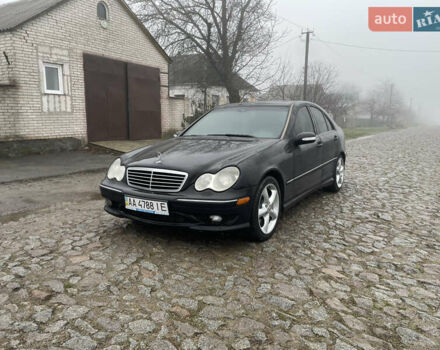 Чорний Мерседес Ц-Клас, об'ємом двигуна 1.8 л та пробігом 353 тис. км за 5999 $, фото 8 на Automoto.ua