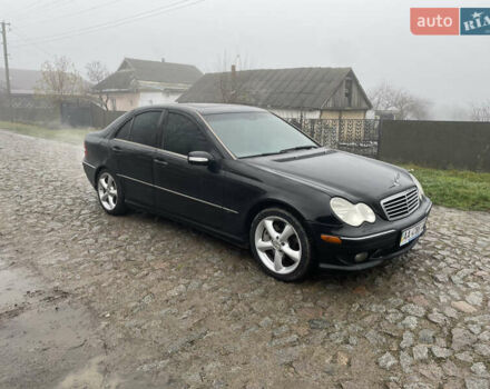 Чорний Мерседес Ц-Клас, об'ємом двигуна 1.8 л та пробігом 353 тис. км за 5999 $, фото 1 на Automoto.ua