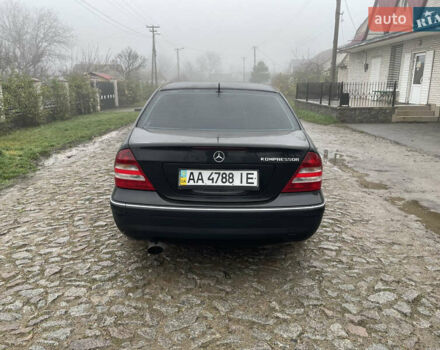 Чорний Мерседес Ц-Клас, об'ємом двигуна 1.8 л та пробігом 353 тис. км за 5999 $, фото 4 на Automoto.ua