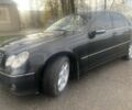Чорний Мерседес Ц-Клас, об'ємом двигуна 1.7 л та пробігом 312 тис. км за 5500 $, фото 2 на Automoto.ua