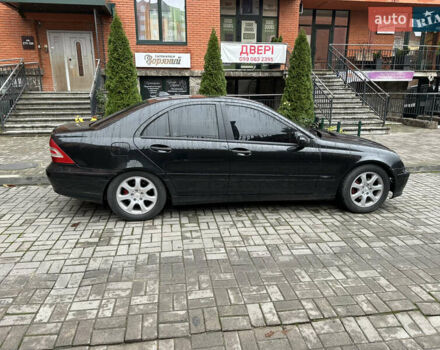 Черный Мерседес Ц-Класс, объемом двигателя 1.8 л и пробегом 280 тыс. км за 5700 $, фото 3 на Automoto.ua