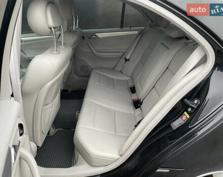 Чорний Мерседес Ц-Клас, об'ємом двигуна 1.8 л та пробігом 353 тис. км за 5999 $, фото 17 на Automoto.ua