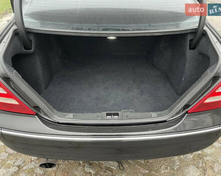 Чорний Мерседес Ц-Клас, об'ємом двигуна 1.8 л та пробігом 353 тис. км за 5999 $, фото 28 на Automoto.ua