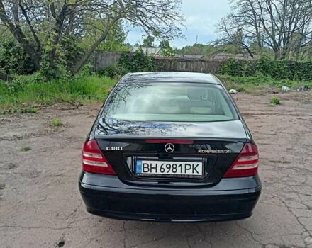 Черный Мерседес Ц-Класс, объемом двигателя 1.8 л и пробегом 288 тыс. км за 5000 $, фото 28 на Automoto.ua
